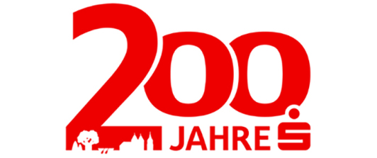 Zu sehen ist die Jubiläumsgrafik zu 200 Jahre Sparkasse in Lübben und Luckau.